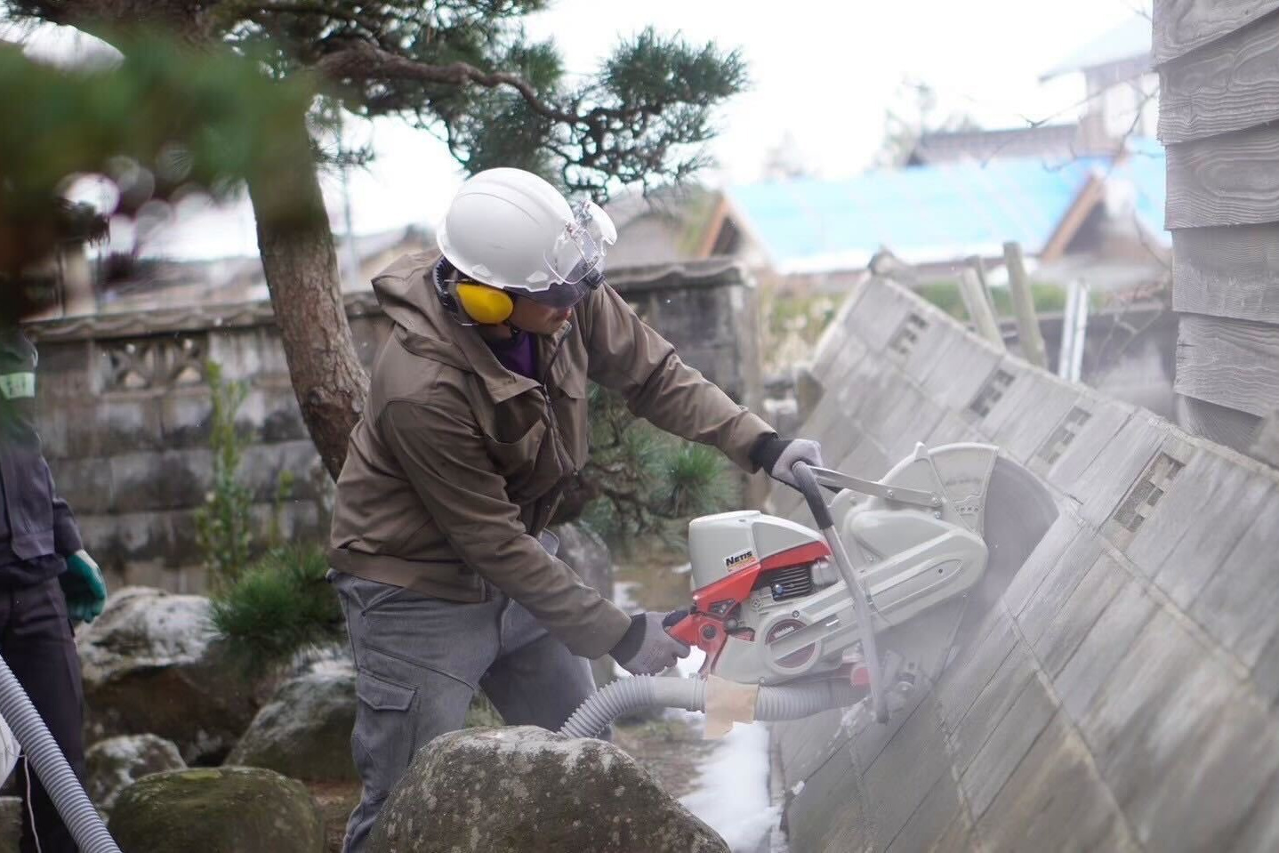 ブロック塀の撤去作業の様子