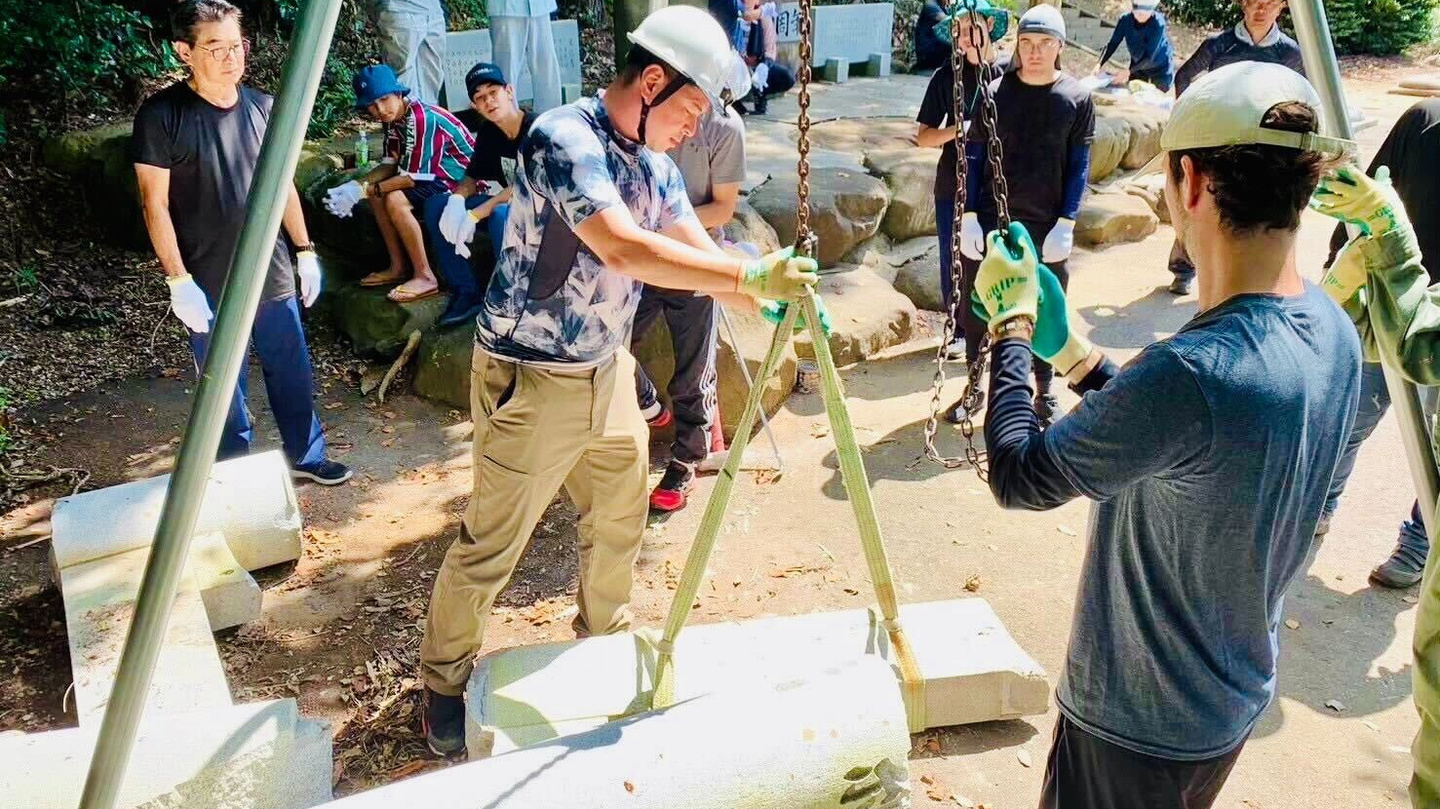 瓦礫撤去作業の様子